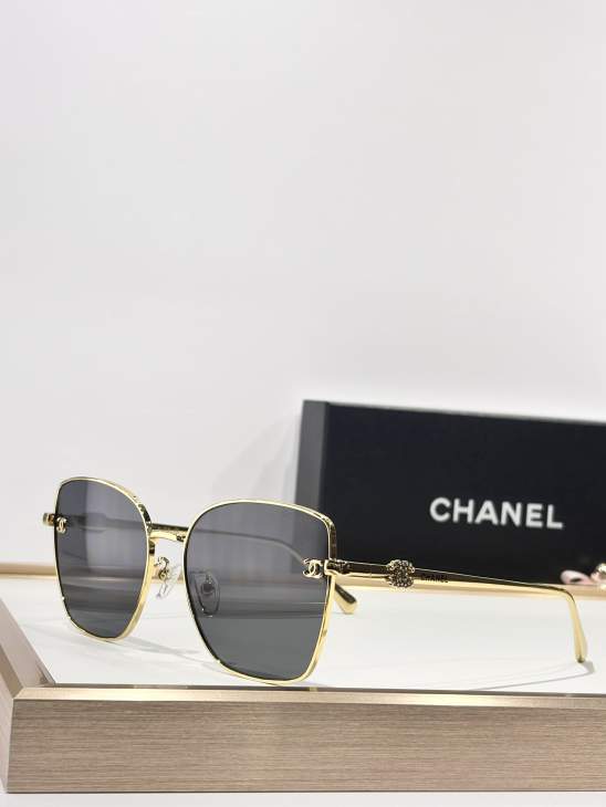 Picture of Chanel Sunglasses _SKUfw76989818fw